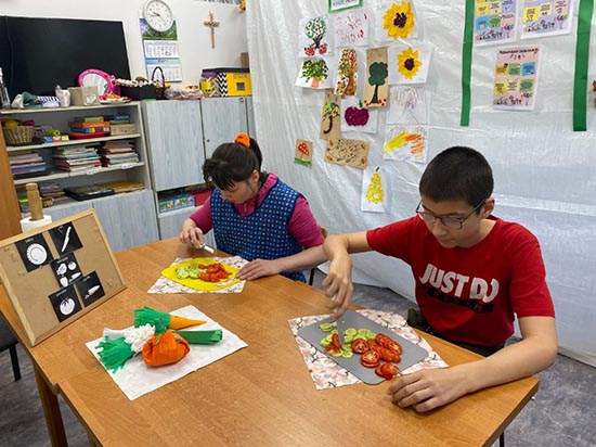 Projekt edukacyjny „Żyjmy zdrowo”